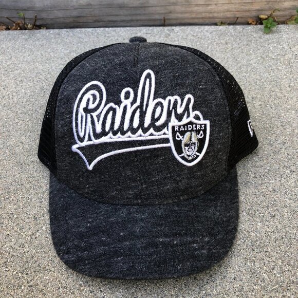 NEW ERA Las Vegas Raiders Trucker Hat Women's 9Forty Short Bill NFL Grey Cap - Picture 1 of 7